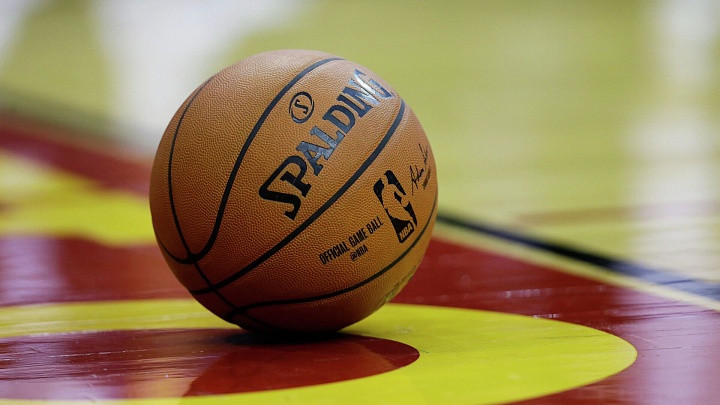 "Бруклин" уступил "Далласу" в матче НБА