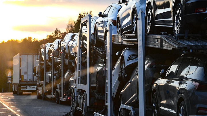 Алиханов рассказал, что поможет снизить падение российского авторынка